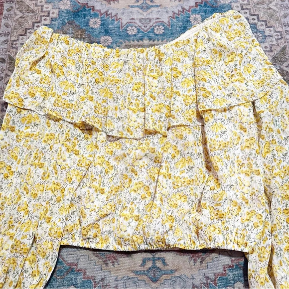 NWT ASTR THE LABEL Ruffle One Shoulder Top Blouse Small Yellow Floral Print - Picture 7 of 12